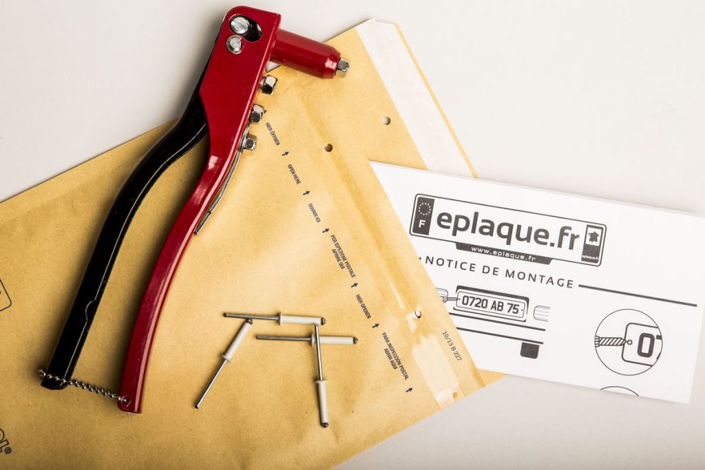 Changement De Nom Carte Grise Entre époux Gratuit Nouveaux mariés et leur carte grise - Eplaque